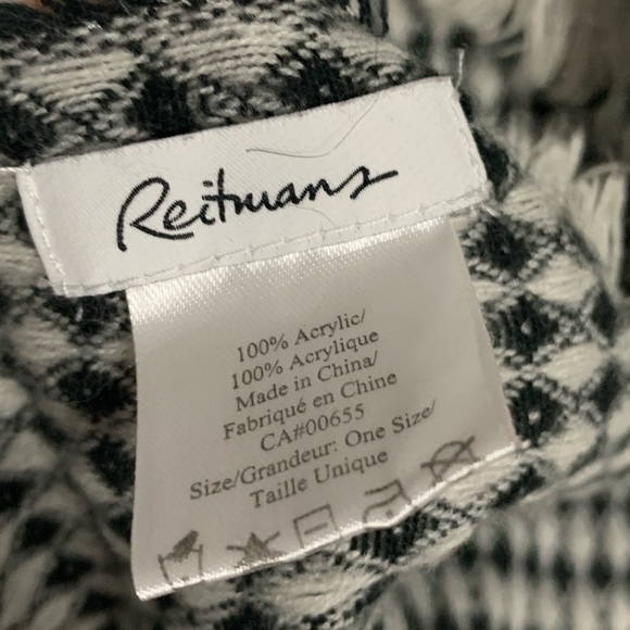 (2for$20) Super cozy Reitmans Patterned Scarf - Picture 3 of 4
